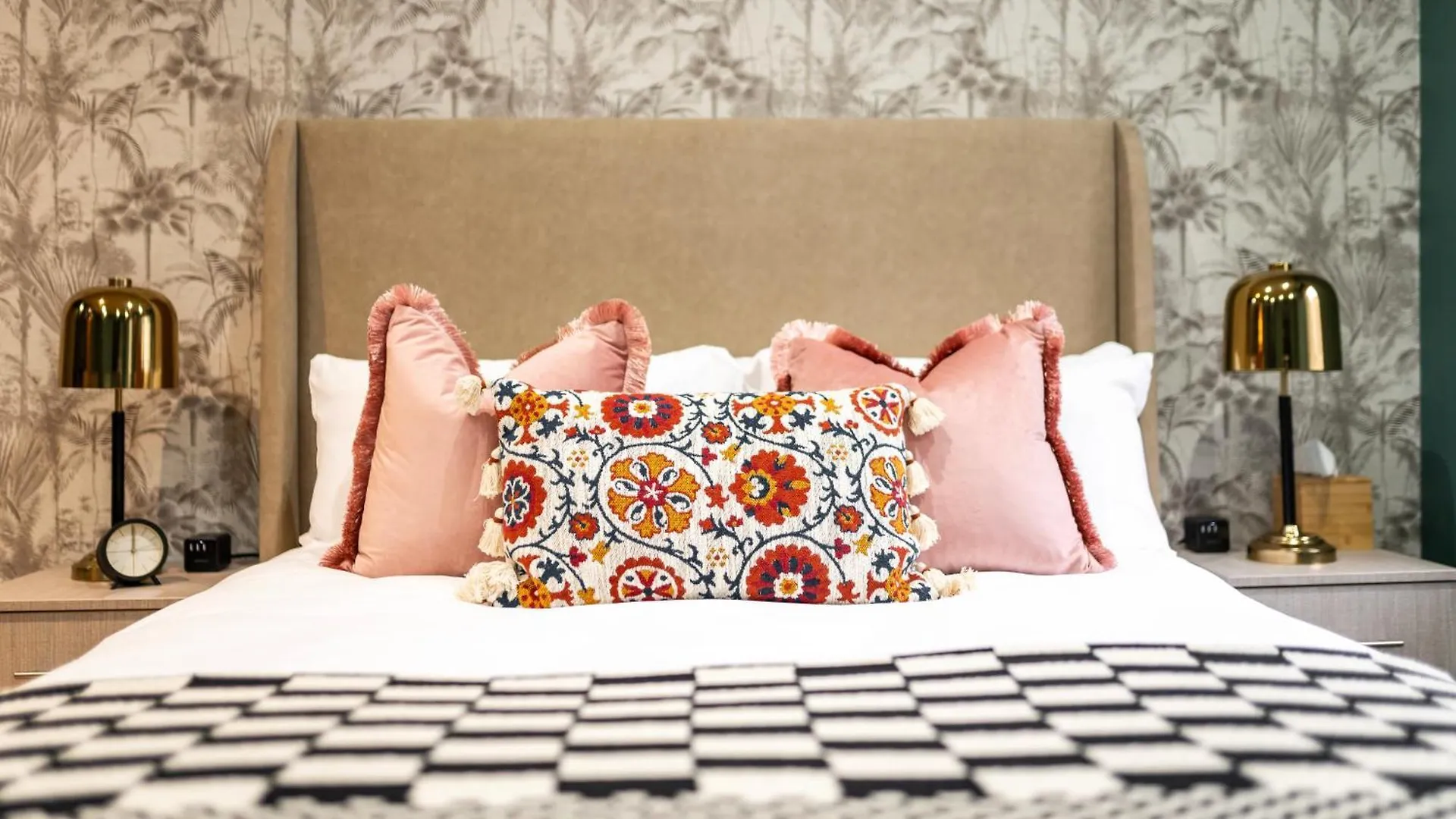 Luxury Aparthotel Suites In The Heart Of Leeds
