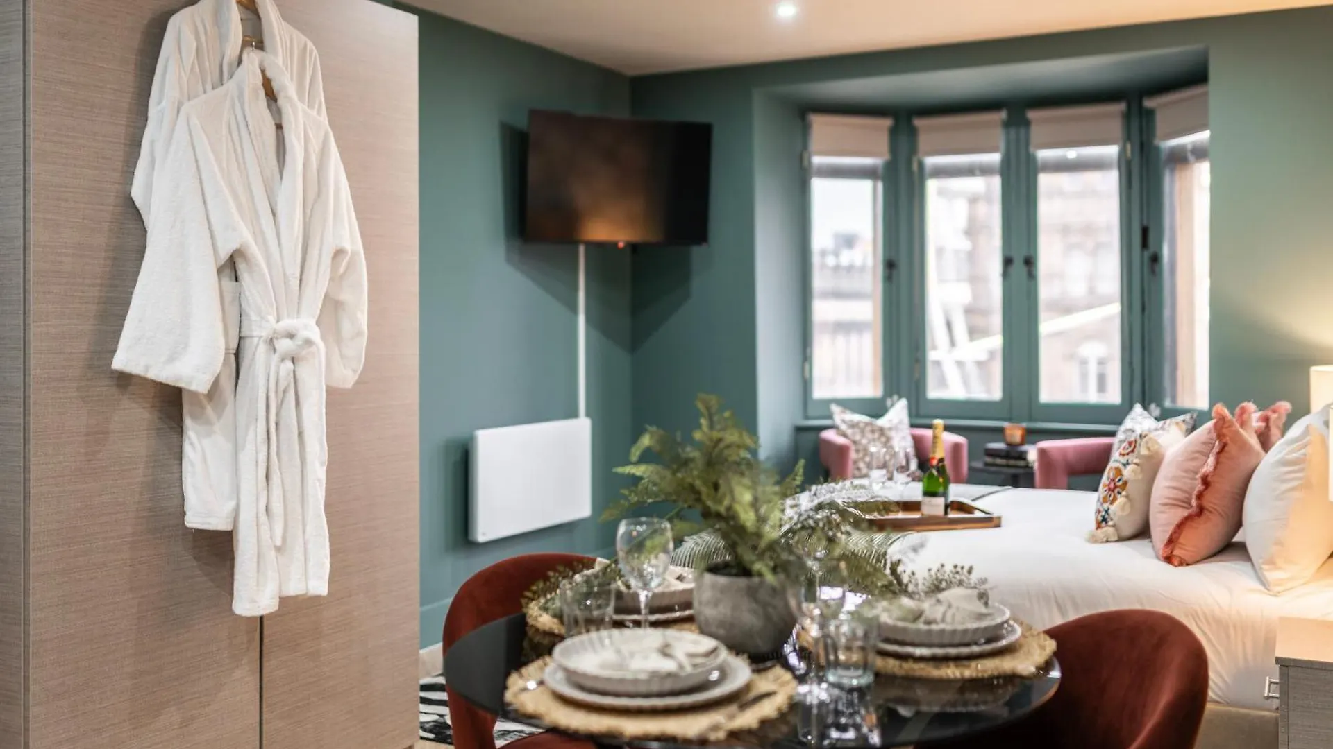 Luxury Aparthotel Suites In The Heart Of Leeds 영국