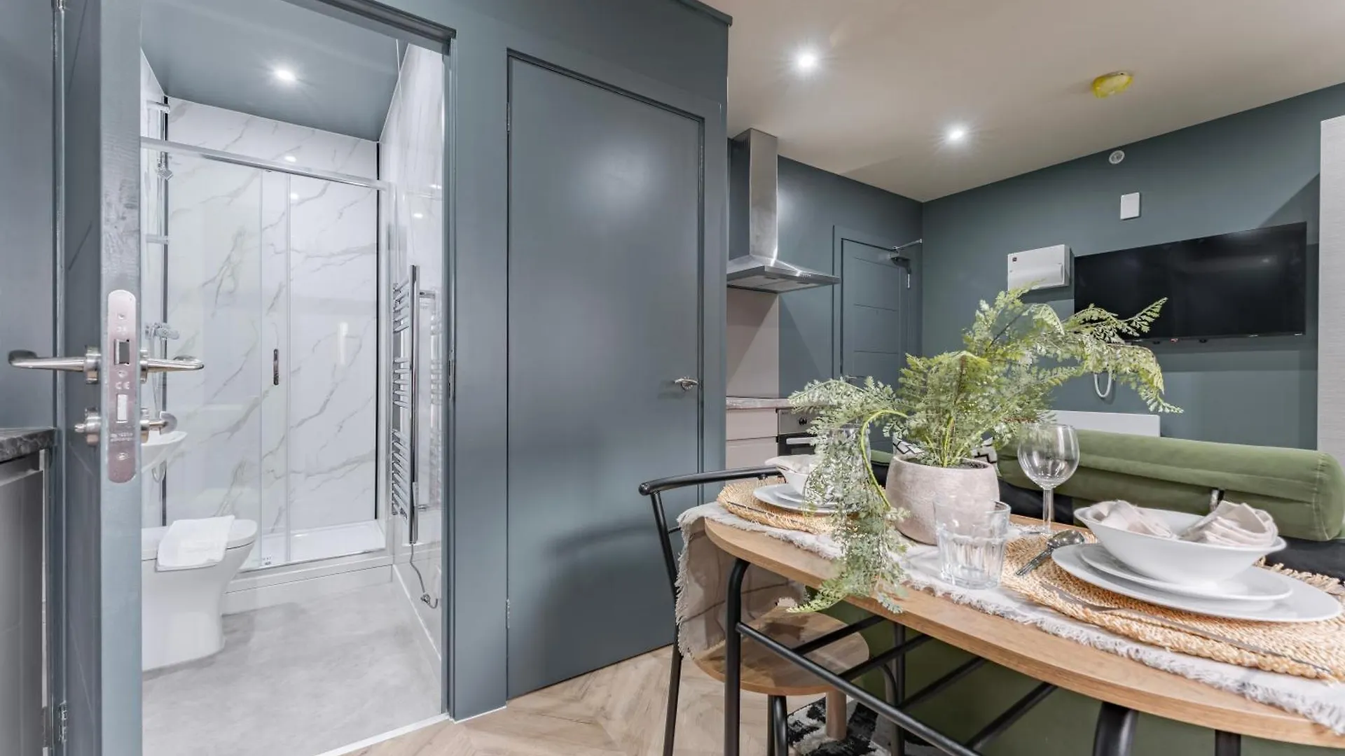 Luxury Aparthotel Suites In The Heart Of Leeds