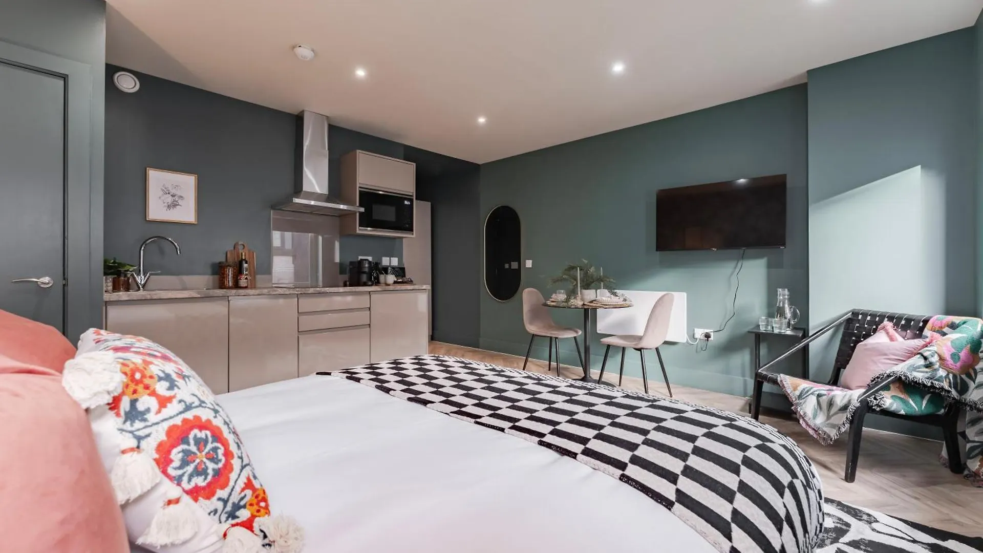 Luxury Aparthotel Suites In The Heart Of Leeds