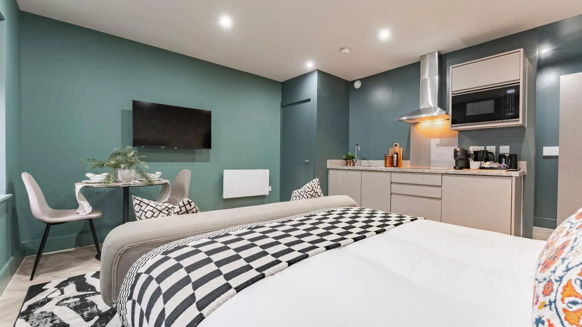 Luxury Aparthotel Suites In The Heart Of Leeds 리즈